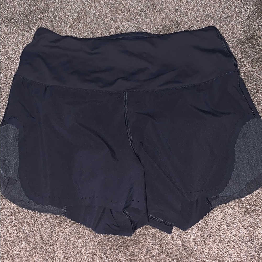 lululemon shorts!!